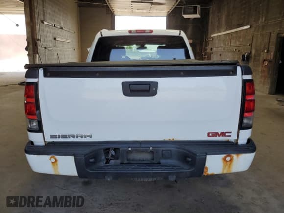 ✅ 2008 GMC Sierra Denali • VIN: 2GTEK638981187789 • Лот: 68648585. Опубликован ранее на Copart с пробегом 237 697 миль. Бесплатный доступ к архиву аукционных продаж из США и подробный отчёт об истории автомобиля на DreamBid. Изображение 6.