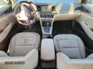 ✅ 2019 Hyundai Elantra Value Edition • VIN: 5NPD84LF0KH423247 • Lot: 86518465. Wystawiony na Copart z przebiegiem 137 692 mil. Bezpłatny archiwum sprzedaży aukcyjnych z USA i szczegółowy raport historii pojazdu na DreamBid. Zdjęcie 8.