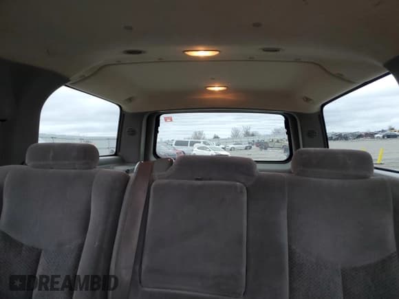 ✅ 2005 Chevrolet Suburban LT • VIN: 1GNEC16Z95J187286 • Лот: 86953594. Опубликован ранее на Copart с пробегом 238 312 миль. Бесплатный доступ к архиву аукционных продаж из США и подробный отчёт об истории автомобиля на DreamBid. Изображение 10.