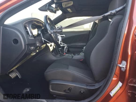 ✅ 2020 Dodge Charger R/T • VIN: 2C3CDXCTXLH255372 • Lot: 90879045. Wystawiony na Copart z przebiegiem 110 772 mil. Bezpłatny archiwum sprzedaży aukcyjnych z USA i szczegółowy raport historii pojazdu na DreamBid. Zdjęcie 7.