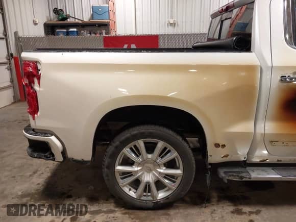 2024 Chevrolet Silverado 1500 High Country с VIN 1GCUDJED4RZ191907, выставлен на аукционе IAAI как лот 42359376 с пробегом 11 882 миль миль и . История ставок и продаж доступна на DreamBid. Изображение 15.