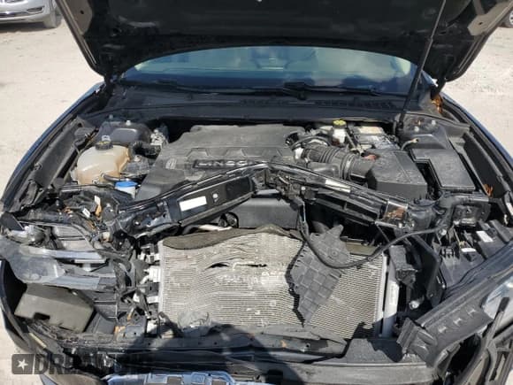 ✅ 2019 Lincoln Continental Select • VIN: 1LN6L9SK0K5611264 • Lot: 52401395. Listed on Copart with 18,310 mi. Free auction sales archive from the USA and detailed vehicle history report at DreamBid. Image 11.