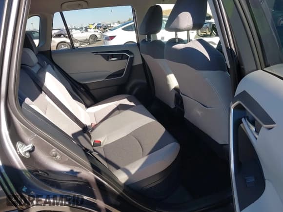 ✅ 2025 Toyota RAV4 Hybrid XLE • VIN: JTMRWRFV3SJ079335 • Lot: 43558733. Listed on IAAI with 759 mi. Free auction sales archive from the USA and detailed vehicle history report at DreamBid. Image 8.