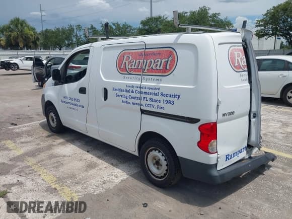 ✅ 2015 Nissan NV200 S • VIN: 3N6CM0KN6FK734330 • Lot: 42595717. Listed on IAAI with 168,998 mi. Free auction sales archive from the USA and detailed vehicle history report at DreamBid. Image 3.