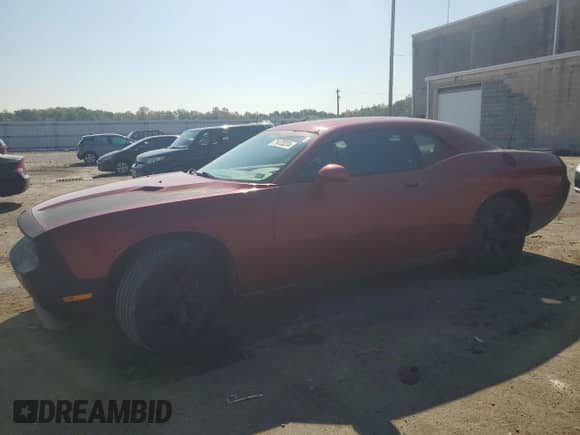 2009 Dodge Challenger SE z VIN 2B3LJ44V09H522578, wystawiony jako Copart lot #71473324 z przebiegiem 127 289 mil mil oraz Szkoda całkowita • Salvage title. Historia ofert i sprzedaży dostępna na DreamBid. Obrazek 1.