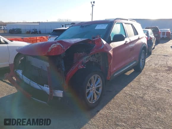 ✅ 2022 Ford Explorer XLT • VIN: 1FMSK7DH4NGA11346 • Lot: 41734634. Wystawiony na IAAI z przebiegiem 38 986 mil. Bezpłatny archiwum sprzedaży aukcyjnych z USA i szczegółowy raport historii pojazdu na DreamBid. Zdjęcie 18.