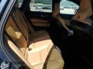 ✅ 2022 Volvo XC60 Inscription • VIN: YV4L12RL9N1996576 • Лот: 60251375. Опубликован ранее на Copart с пробегом 27 500 миль. Бесплатный доступ к архиву аукционных продаж из США и подробный отчёт об истории автомобиля на DreamBid. Изображение 11.