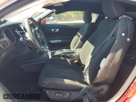 ✅ 2018 Ford Mustang EcoBoost • VIN: 1FA6P8TH9J5179123 • Lot: 92563915. Wystawiony na Copart z przebiegiem 44 447 mil. Bezpłatny archiwum sprzedaży aukcyjnych z USA i szczegółowy raport historii pojazdu na DreamBid. Zdjęcie 7.