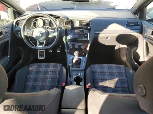 ✅ 2019 Volkswagen Golf GTI S • VIN: 3VW5T7AU0KM020351 • Lot: 90244595. Wystawiony na Copart z przebiegiem 87 937 mil. Bezpłatny archiwum sprzedaży aukcyjnych z USA i szczegółowy raport historii pojazdu na DreamBid. Zdjęcie 8.