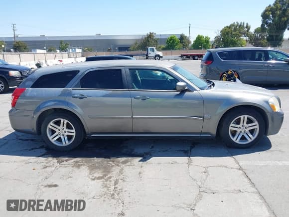 ✅ 2005 Dodge Magnum RT • VIN: 2D8GV58295H603777 • Lot: 42636247. Listed on IAAI with 277,164 mi. Free auction sales archive from the USA and detailed vehicle history report at DreamBid. Image 13.