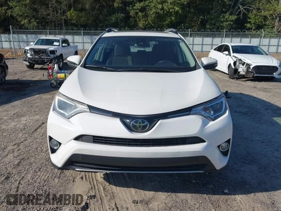 ✅ 2017 Toyota RAV4 XLE • VIN: JTMWFREVXHJ128933 • Lot: 43330627. Listed on IAAI with 73,102 mi. Free auction sales archive from the USA and detailed vehicle history report at DreamBid. Image 13.