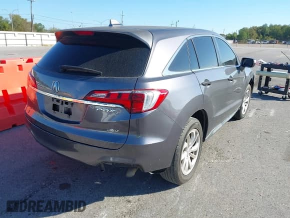 ✅ 2018 Acura RDX Technology • VIN: 5J8TB4H50JL002895 • Lot: 43645460. Wystawiony na IAAI z przebiegiem 82 891 mil. Bezpłatny archiwum sprzedaży aukcyjnych z USA i szczegółowy raport historii pojazdu na DreamBid. Zdjęcie 4.