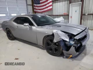 ✅ 2014 Dodge Challenger R/T Classic • VIN: 2C3CDYBT1EH143263 • Lot: 81531194. Wystawiony na Copart z przebiegiem 120 830 mil. Bezpłatny archiwum sprzedaży aukcyjnych z USA i szczegółowy raport historii pojazdu na DreamBid. Zdjęcie 4.
