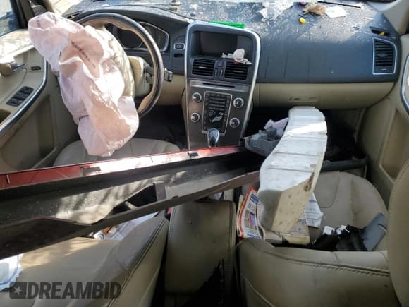 ✅ 2016 Volvo XC60 T5 Premier • VIN: YV4612RK7G2836472 • Лот: 66963955. Опубликован ранее на Copart с пробегом Не указан. Бесплатный доступ к архиву аукционных продаж из США и подробный отчёт об истории автомобиля на DreamBid. Изображение 8.