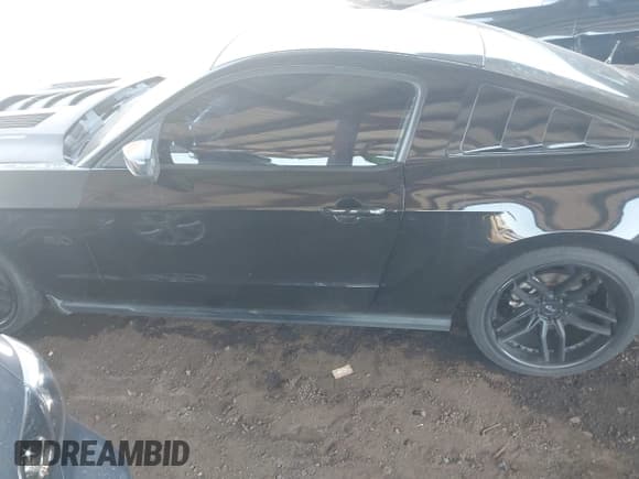 ✅ 2011 Ford Mustang GT Premium • VIN: 1ZVBP8CF8B5122661 • Лот: 43586461. Опубликован ранее на IAAI с пробегом 112 053 миль. Бесплатный доступ к архиву аукционных продаж из США и подробный отчёт об истории автомобиля на DreamBid. Изображение 14.