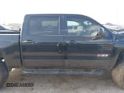 ✅ 2018 Chevrolet Silverado 1500 LTZ • VIN: 3GCUKSEC1JG551707 • Lot: 43198890. Wystawiony na IAAI z przebiegiem 133 962 mil. Bezpłatny archiwum sprzedaży aukcyjnych z USA i szczegółowy raport historii pojazdu na DreamBid. Zdjęcie 13.