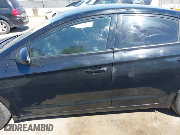✅ 2020 Hyundai Elantra SE • VIN: 5NPD74LF4LH536963 • Lot: 43100492. Listed on IAAI with 55,451 mi. Free auction sales archive from the USA and detailed vehicle history report at DreamBid. Image 14.