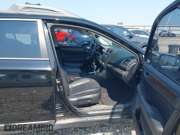 ✅ 2015 Subaru Outback Limited • VIN: 4S4BSENC9F3335182 • Lot: 43206576. Listed on IAAI with 118,463 mi. Free auction sales archive from the USA and detailed vehicle history report at DreamBid. Image 5.