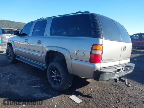 ✅ 2001 Chevrolet Suburban LT • VIN: 3GNGK26U91G242031 • Lot: 43443727. Listed on IAAI with Not provided. Free auction sales archive from the USA and detailed vehicle history report at DreamBid. Image 3.