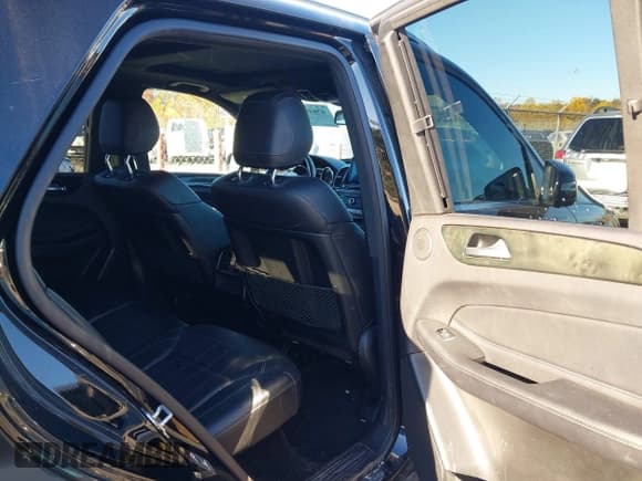 ✅ 2017 Mercedes-Benz GLE 350 • VIN: 4JGDA5HB2HA965946 • Lot: 43610428. Wystawiony na IAAI z przebiegiem 95 991 mil. Bezpłatny archiwum sprzedaży aukcyjnych z USA i szczegółowy raport historii pojazdu na DreamBid. Zdjęcie 8.