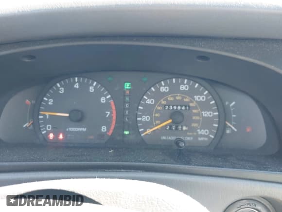 ✅ 1994 Toyota Camry LE • VIN: 4T1SK12E3RU357935 • Lot: 43500149. Wystawiony na IAAI z przebiegiem 239 841 mil. Bezpłatny archiwum sprzedaży aukcyjnych z USA i szczegółowy raport historii pojazdu na DreamBid. Zdjęcie 7.