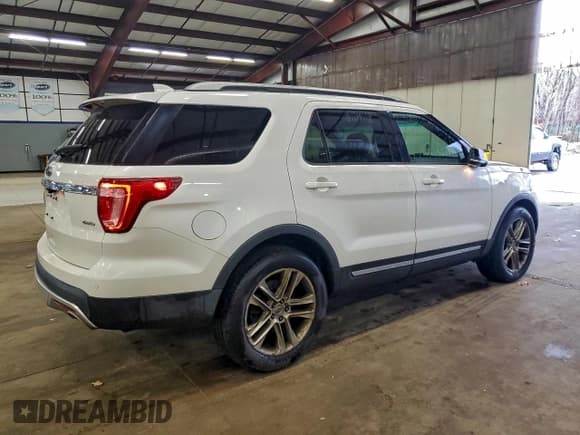 ✅ 2016 Ford Explorer XLT • VIN: 1FM5K8D80GGD33178 • Lot: 93939265. Wystawiony na Copart z przebiegiem 109 290 mil. Bezpłatny archiwum sprzedaży aukcyjnych z USA i szczegółowy raport historii pojazdu na DreamBid. Zdjęcie 3.
