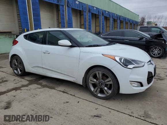 ✅ 2016 Hyundai Veloster • VIN: KMHTC6AD4GU274812 • Lot: 47850345. Wystawiony na Copart z przebiegiem 126 359 mil. Bezpłatny archiwum sprzedaży aukcyjnych z USA i szczegółowy raport historii pojazdu na DreamBid. Zdjęcie 4.