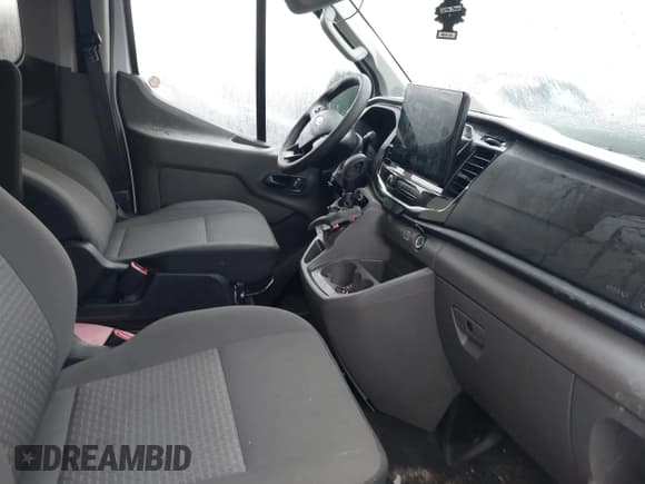 ✅ 2024 Ford Transit Passenger XL • VIN: 1FBAX2YG9RKA12439 • Lot: 41673862. Wystawiony na IAAI z przebiegiem Nie podano. Bezpłatny archiwum sprzedaży aukcyjnych z USA i szczegółowy raport historii pojazdu na DreamBid. Zdjęcie 5.