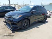 ✅ 2022 Honda HR-V Sport • VIN: 3CZRU5H15NM724660 • Lot: 42359180. Wystawiony na IAAI z przebiegiem 43 082 mil. Bezpłatny archiwum sprzedaży aukcyjnych z USA i szczegółowy raport historii pojazdu na DreamBid. Zdjęcie 2.