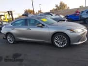 ✅ 2020 Lexus ES 350 Luxury • VIN: 58AEZ1B14LU054653 • Lot: 42616483. Wystawiony na IAAI z przebiegiem 59 515 mil. Bezpłatny archiwum sprzedaży aukcyjnych z USA i szczegółowy raport historii pojazdu na DreamBid. Zdjęcie 14.