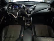 ✅ 2016 Hyundai Veloster • VIN: KMHTC6AD4GU253295 • Lot: 86543314. Wystawiony na Copart z przebiegiem 69 953 mil. Bezpłatny archiwum sprzedaży aukcyjnych z USA i szczegółowy raport historii pojazdu na DreamBid. Zdjęcie 8.