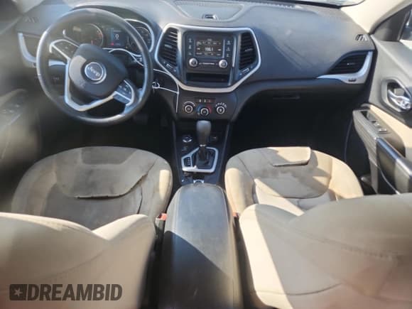 ✅ 2016 Jeep Cherokee Sport • VIN: 1C4PJMABXGW293271 • Лот: 82151835. Опубликован ранее на Copart с пробегом 117 778 миль. Бесплатный доступ к архиву аукционных продаж из США и подробный отчёт об истории автомобиля на DreamBid. Изображение 8.