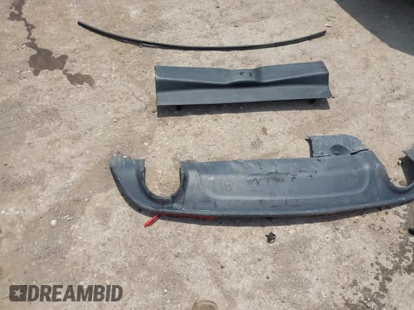 ✅ 2018 Dodge Charger SXT Plus • VIN: 2C3CDXHG3JH335217 • Лот: 42282187. Опубликован ранее на IAAI с пробегом 161 982 миль. Бесплатный доступ к архиву аукционных продаж из США и подробный отчёт об истории автомобиля на DreamBid. Изображение 12.