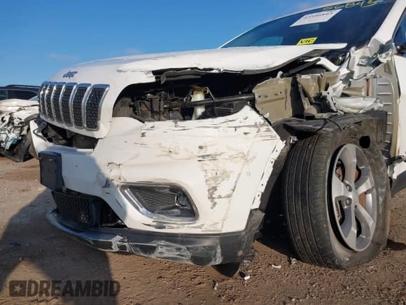 ✅ 2020 Jeep Cherokee Limited • VIN: 1C4PJMDX1LD604499 • Lot: 43556843. Wystawiony na IAAI z przebiegiem 61 357 mil. Bezpłatny archiwum sprzedaży aukcyjnych z USA i szczegółowy raport historii pojazdu na DreamBid. Zdjęcie 6.