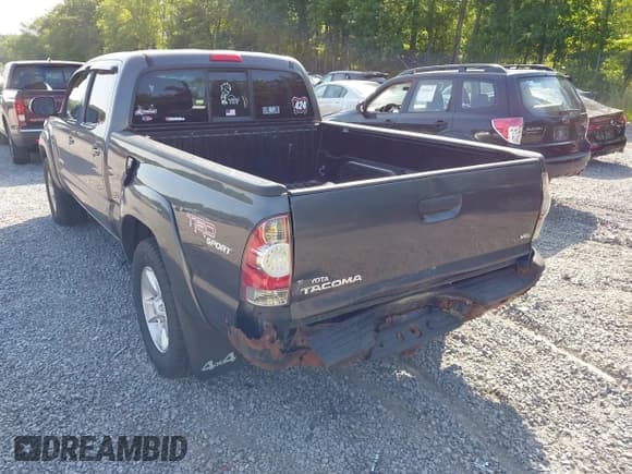 ✅ 2013 Toyota Tacoma • VIN: 3TMMU4FN3DM061944 • Lot: 42867859. Listed on IAAI with 183,857 mi. Free auction sales archive from the USA and detailed vehicle history report at DreamBid. Image 6.