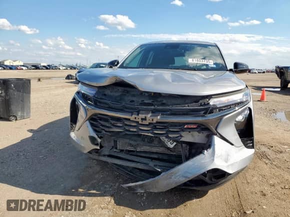 2024 Chevrolet Trax 1RS z VIN KL77LGE24RC089640, wystawiony jako Copart lot #81803735 z przebiegiem 100 344 mil mil oraz Szkoda całkowita • Salvage title. Historia ofert i sprzedaży dostępna na DreamBid. Obrazek 5.