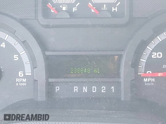 ✅ 2014 Ford Econoline Passenger XL • VIN: 1FBSS3BLXEDA86613 • Lot: 41996263. Wystawiony na IAAI z przebiegiem 238 848 mil. Bezpłatny archiwum sprzedaży aukcyjnych z USA i szczegółowy raport historii pojazdu na DreamBid. Zdjęcie 15.