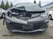 ✅ 2018 Chevrolet Bolt EV LT • VIN: 1G1FW6S05J4135549 • Lot: 65471934. Wystawiony na Copart z przebiegiem 59 719 mil. Bezpłatny archiwum sprzedaży aukcyjnych z USA i szczegółowy raport historii pojazdu na DreamBid. Zdjęcie 5.