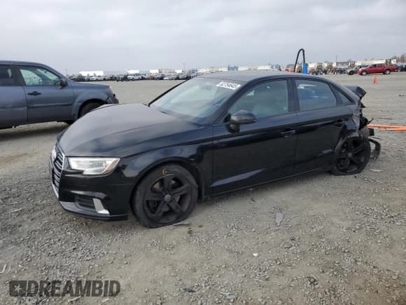 ✅ 2017 Audi A3 Premium • VIN: WAUAUGFFXH1034401 • Лот: 82754645. Опубликован ранее на Copart с пробегом 91 389 миль. Бесплатный доступ к архиву аукционных продаж из США и подробный отчёт об истории автомобиля на DreamBid. Изображение 1.