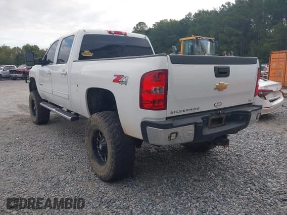 ✅ 2013 Chevrolet Silverado 2500HD LTZ • VIN: 1GC1KYE83DF108790 • Лот: 43396484. Опубликован ранее на IAAI с пробегом 194 275 миль. Бесплатный доступ к архиву аукционных продаж из США и подробный отчёт об истории автомобиля на DreamBid. Изображение 3.