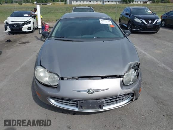 ✅ 1999 Chrysler Concorde • VIN: 2C3HD46J2XH558909 • Lot: 43070725. Listed on IAAI with 118,396 mi. Free auction sales archive from the USA and detailed vehicle history report at DreamBid. Image 12.