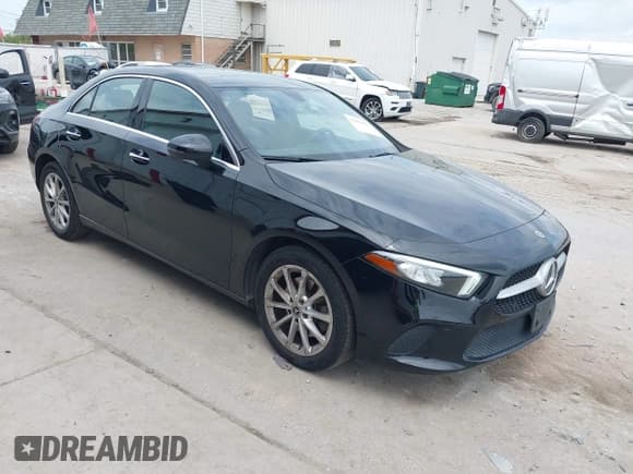 ✅ 2021 Mercedes-Benz A 220 • VIN: W1K3G4FB3MJ278745 • Lot: 42386479. Wystawiony na IAAI z przebiegiem 33 282 mil. Bezpłatny archiwum sprzedaży aukcyjnych z USA i szczegółowy raport historii pojazdu na DreamBid. Zdjęcie 1.