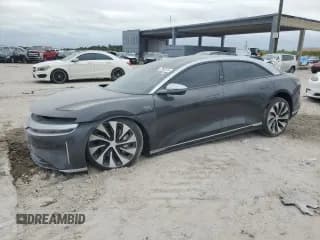 ✅ 2023 Lucid Air Grand Touring • VIN: 50EA1GBA8PA001431 • Lot: 75683014. Wystawiony na Copart z przebiegiem 12 117 mil. Bezpłatny archiwum sprzedaży aukcyjnych z USA i szczegółowy raport historii pojazdu na DreamBid. Zdjęcie 1.