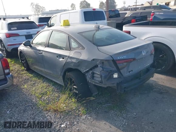 ✅ 2025 Honda Civic Sport • VIN: 2HGFE2F5XSH539221 • Lot: 43325621. Listed on IAAI with 11,878 mi. Free auction sales archive from the USA and detailed vehicle history report at DreamBid. Image 3.