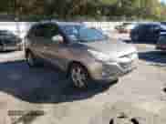 2013 Hyundai Tucson GLS z VIN KM8JU3AC9DU612128, wystawiony jako Copart lot #91513955 z przebiegiem 266 616 mil mil oraz Czysty tytuł • Clean title. Historia ofert i sprzedaży dostępna na DreamBid. Obrazek 4.