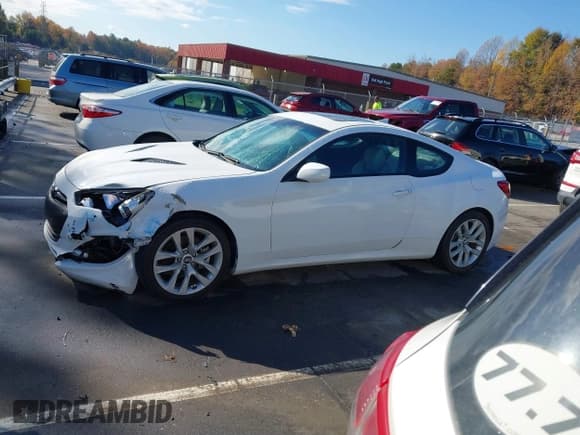 ✅ 2013 Hyundai Genesis Coupe Premium • VIN: KMHHT6KD6DU082002 • Lot: 43600706. Listed on IAAI with 145,767 mi. Free auction sales archive from the USA and detailed vehicle history report at DreamBid. Image 14.