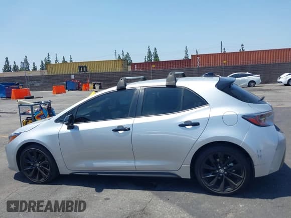 ✅ 2022 Toyota Corolla SE • VIN: JTND4MBE5N3168353 • Lot: 42591896. Wystawiony na IAAI z przebiegiem 32 600 mil. Bezpłatny archiwum sprzedaży aukcyjnych z USA i szczegółowy raport historii pojazdu na DreamBid. Zdjęcie 14.