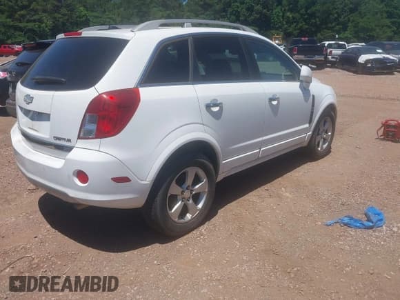 ✅ 2014 Chevrolet Captiva Sport LTZ • VIN: 3GNAL4EK8ES636461 • Lot: 42290343. Wystawiony na IAAI z przebiegiem 167 816 mil. Bezpłatny archiwum sprzedaży aukcyjnych z USA i szczegółowy raport historii pojazdu na DreamBid. Zdjęcie 4.