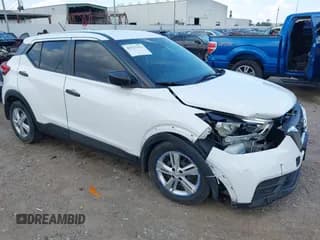 ✅ 2020 Nissan Kicks S • VIN: 3N1CP5BV1LL546413 • Lot: 43127313. Wystawiony na IAAI z przebiegiem 86 976 mil. Bezpłatny archiwum sprzedaży aukcyjnych z USA i szczegółowy raport historii pojazdu na DreamBid. Zdjęcie 1.