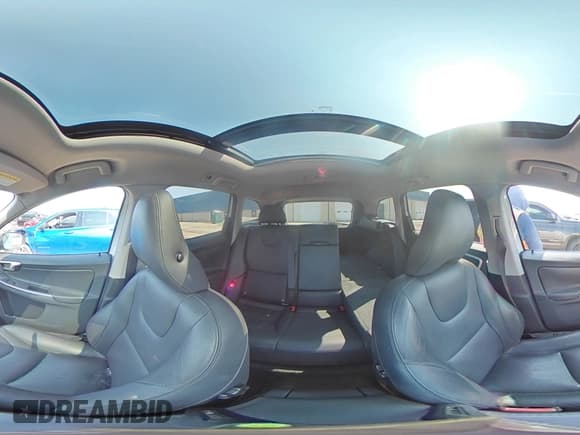 ✅ 2015 Volvo XC60 T6 • VIN: YV4902RB0F2598978 • Lot: 68716045. Listed on Copart with Not provided. Free auction sales archive from the USA and detailed vehicle history report at DreamBid. Image 14.